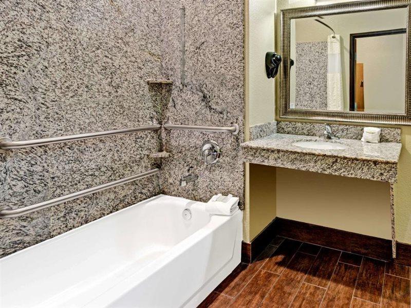 Super 8 By Wyndham San Antonio/Alamodome Area Hotel Kültér fotó