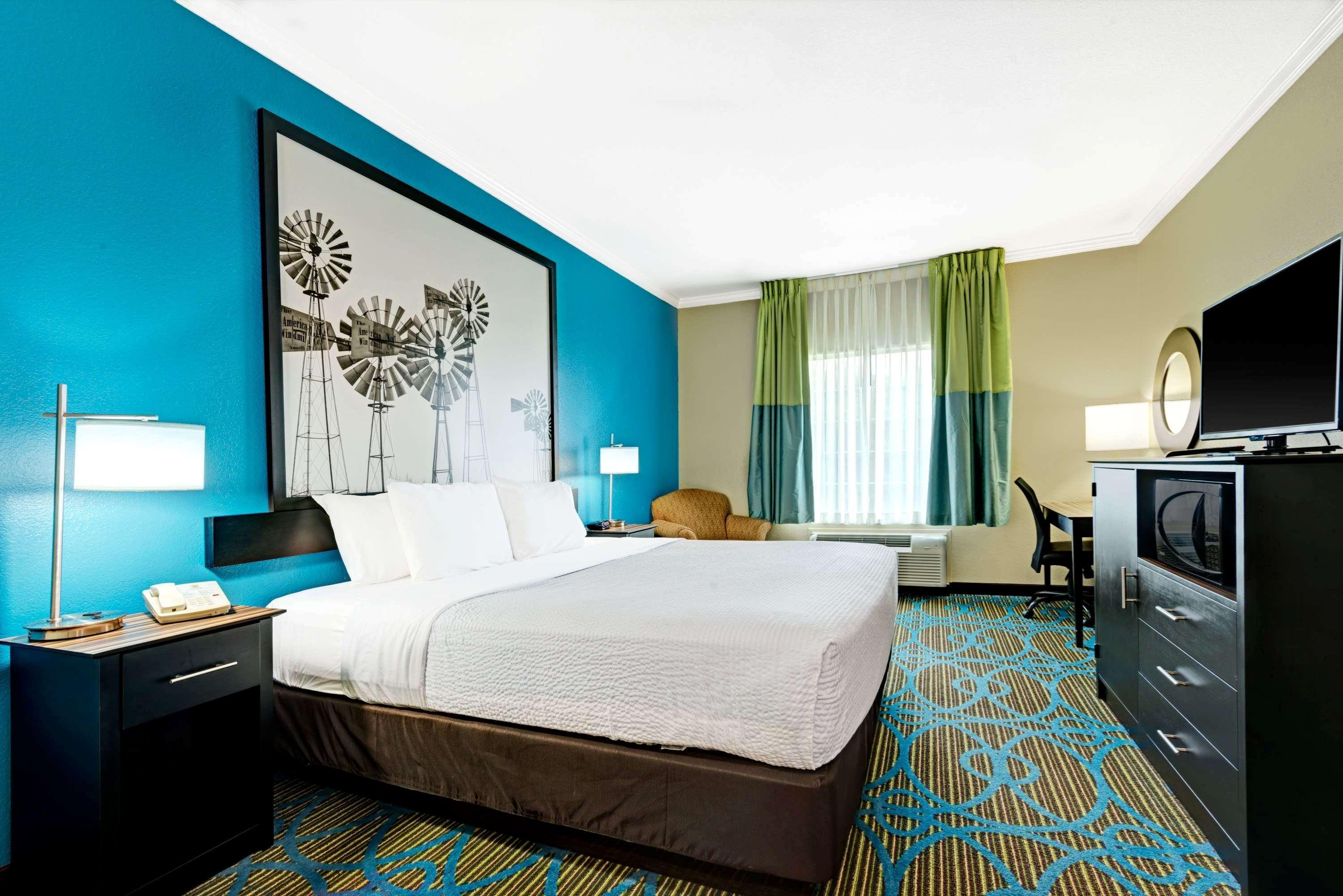 Super 8 By Wyndham San Antonio/Alamodome Area Hotel Kültér fotó