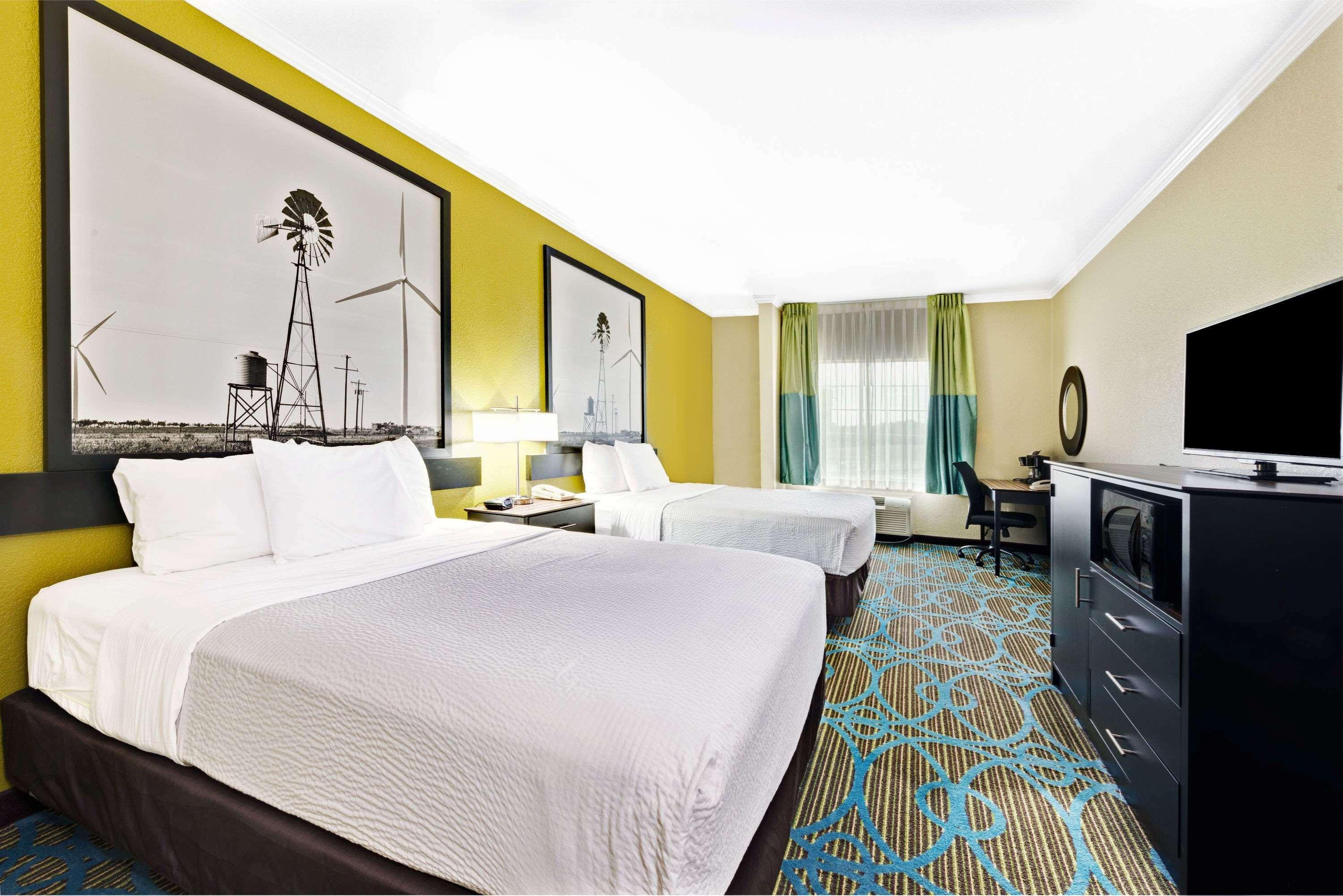 Super 8 By Wyndham San Antonio/Alamodome Area Hotel Kültér fotó
