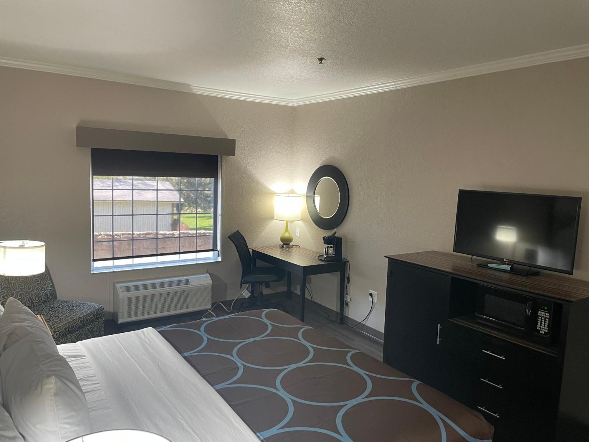 Super 8 By Wyndham San Antonio/Alamodome Area Hotel Kültér fotó
