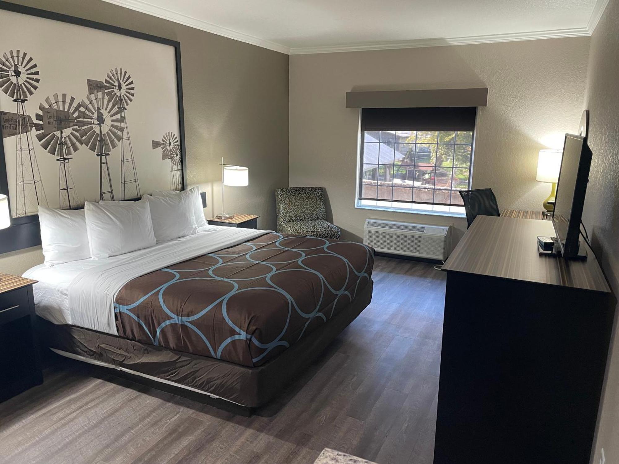 Super 8 By Wyndham San Antonio/Alamodome Area Hotel Kültér fotó