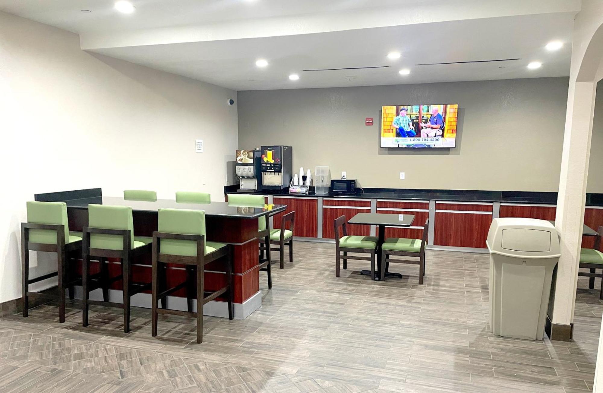 Super 8 By Wyndham San Antonio/Alamodome Area Hotel Kültér fotó